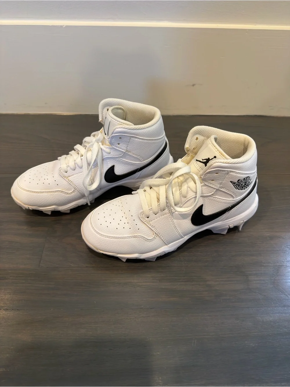 Boys Jordan 1 Mid Cleats